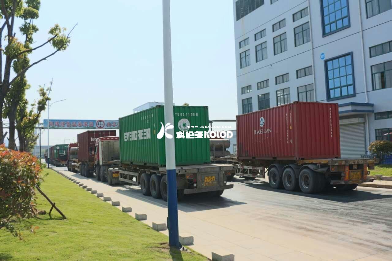 4月30日，车水马龙，揭开公司“大战红五月”的序幕……